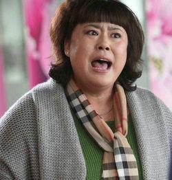 49岁李菁菁为孩子退出圈内,34年演艺生涯终止,很多人并不知道她