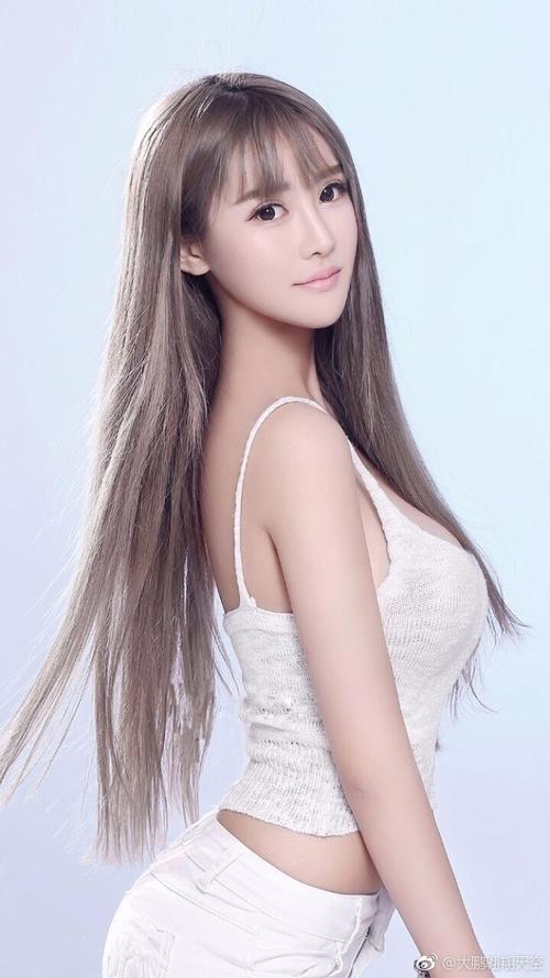 有木有大神能帮我找到这张阿涵酷狗写真照片