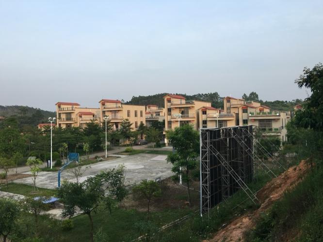 廉江市石城镇谢茂移民新村
