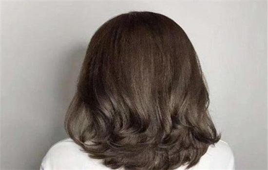自然卷的头发适合什么发型