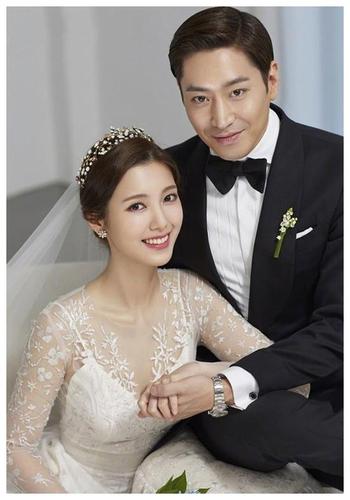 娱乐圈再传喜讯神话成员junjin10月结婚准新娘是位美貌空姐
