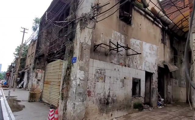 长沙繁华老城区:高楼大厦与老房子并存,一街之隔是两