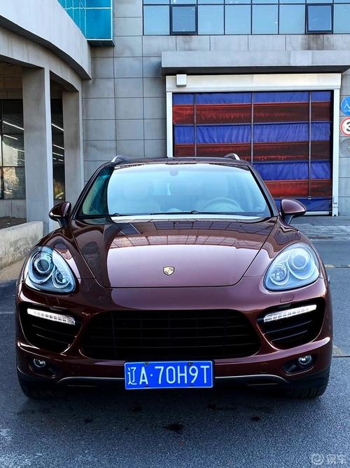 豪车保时捷卡宴!