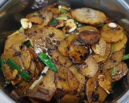 菜谱 超下饭的糊辣椒面炒土豆片             