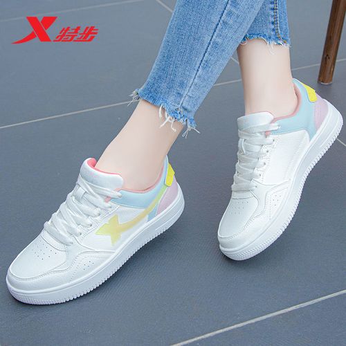 特步板鞋女2021新款秋冬正品女士休闲鞋白色冬季小白鞋女鞋运动鞋