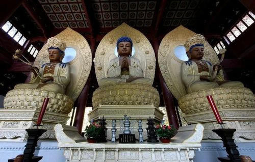 灵隐寺华严殿华严三圣像