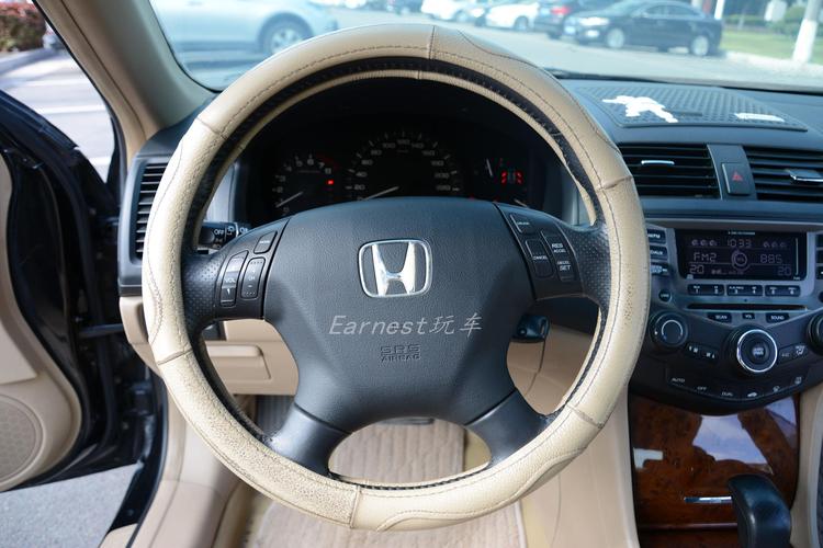 本田本田雅阁标配多少钱4s店本田雅阁06款