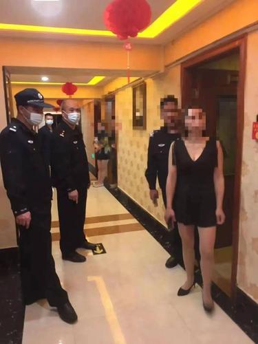 紧要阳江某沐足会所扫黄多人被抓