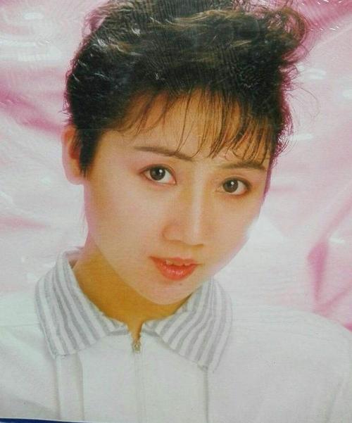 张德兰:唱《春光美》风靡全国,27岁结婚隐退,60岁无儿