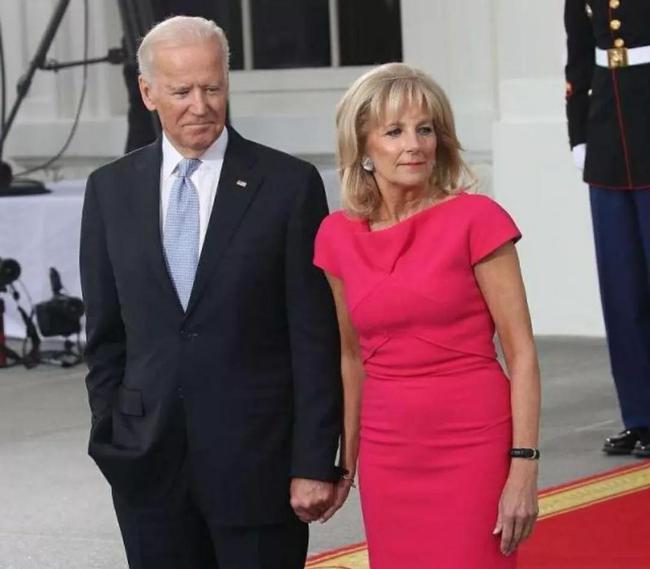 吉尔拜登着装赢得时尚界喝彩网友艳羡不已