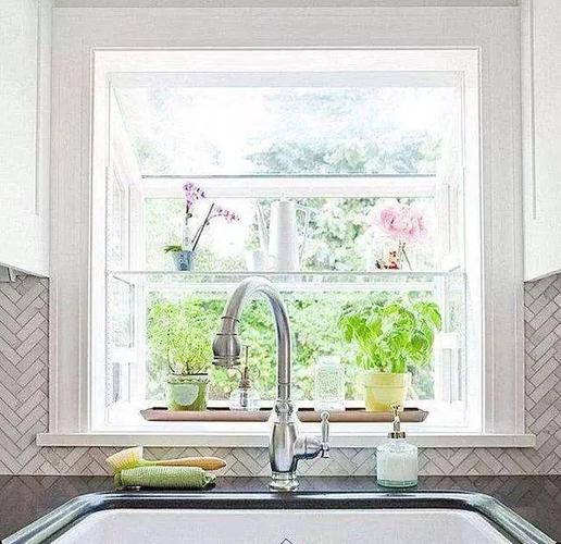 温室窗口造型理念   让你的花园橱窗装饰反映你的厨房的个性.