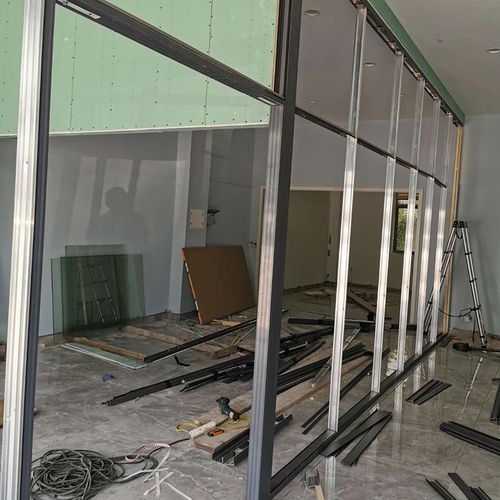 玻璃隔断施工工艺要点是什么,怎么进行安装呢