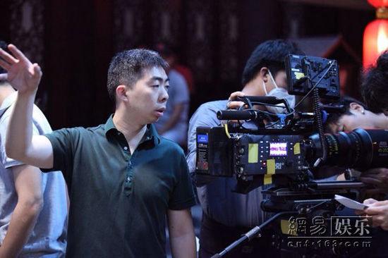 《绣春刀》为"跳出窠臼的武打片",并评价导演路阳以口碑逆袭票房,获得