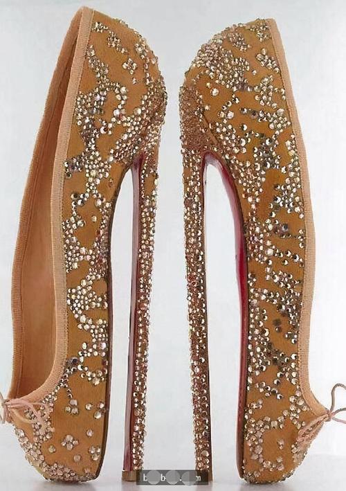 这10款奇葩设计的高跟鞋你见过其中哪个