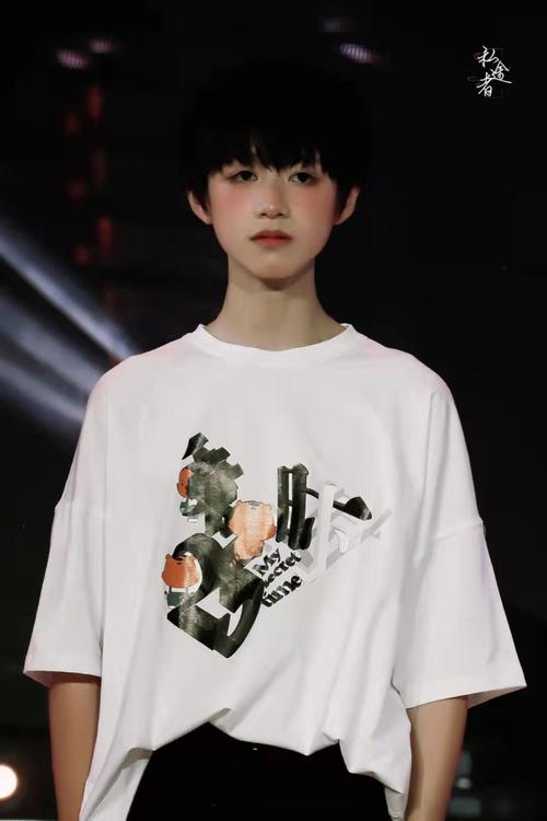 乍一看以为朱志鑫小时候女装第一次get到桥本环棍的说法(主楼换了更像