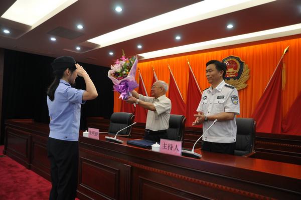 李世华要求以"三个结合"为抓手 努力提升公安执法水平