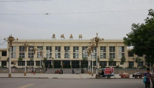 国家园林县城,虞城县拥有一座三等火车站,每天有9列火车经过