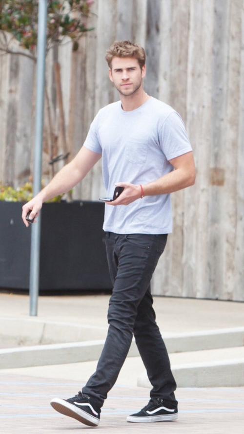 liam hemsworth