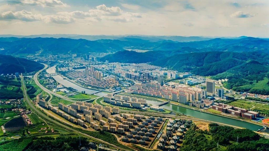 【改革开放40周年】感受通化县的变化_县城