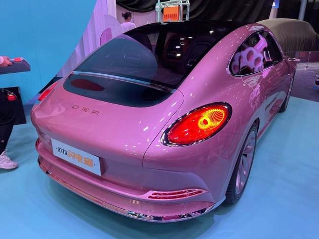 欧拉闪电猫新配色广州车展亮相烟紫晶涂装登场