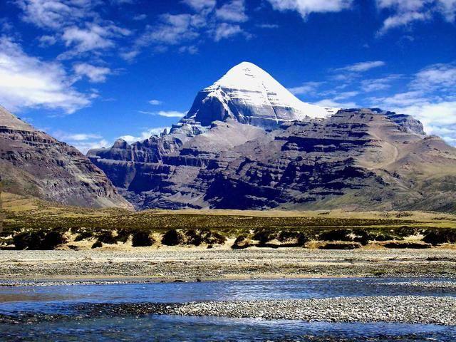 原创盘点中国最美十大名山!华山意外落榜,最美的山却鲜为人知