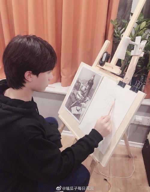 苏新皓手绘漫画抵制私生