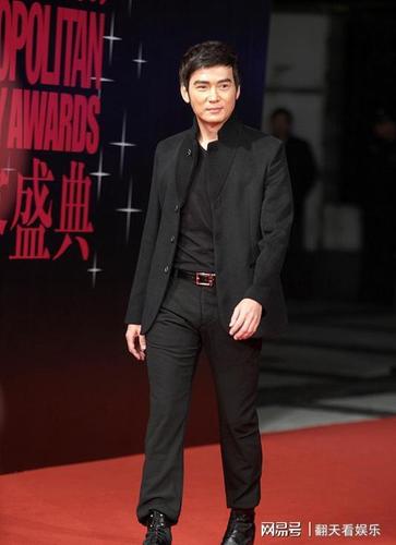 娱乐圈实力派男星焦恩俊吐槽早期造型傻网友一点儿都不傻