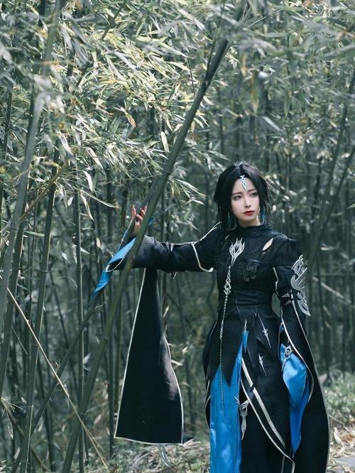 剑网3唐门成女cos:针翎钉棘十指牵,暴雨飞星乾坤颠