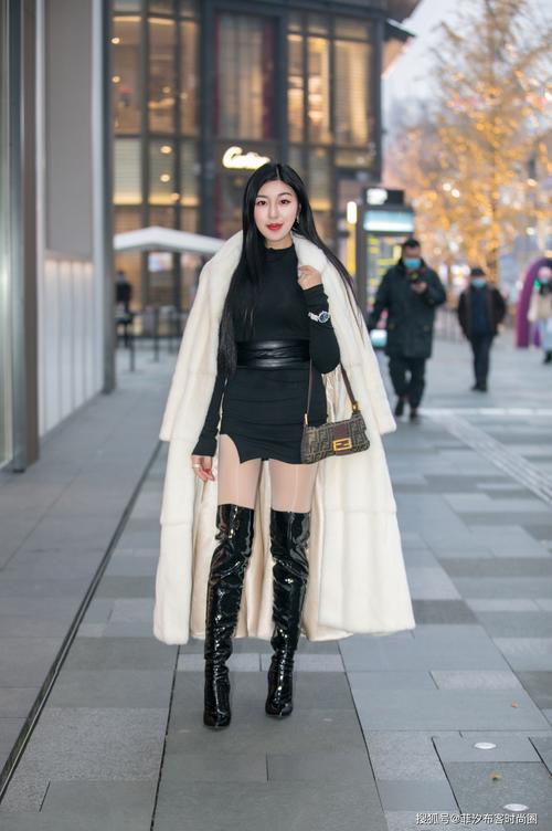 高筒靴是女人的"战靴",女神节一定要穿上它