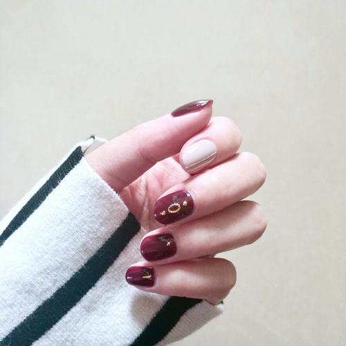 秋冬美甲 | 车厘子红_车厘子_秋冬美甲_裸色_几何图案