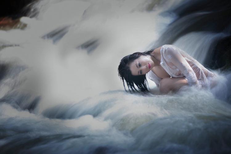 〈现代诗〉 青幽心美 水柔沐凉