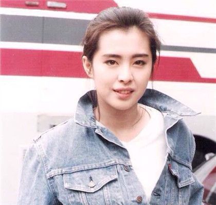 王祖贤年轻时太漂亮了吧,难怪刘德华为之倾倒!