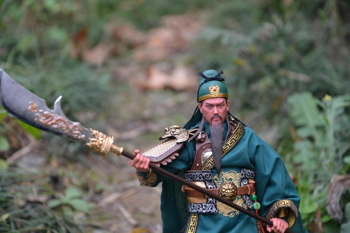 三国十大猛将张飞勉强排第十关羽进不了前五第一位吊打吕布