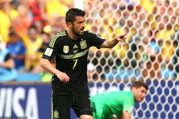 西班牙老将告别巴西 比利亚潸然泪下