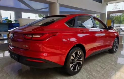 新宝骏轿跑到店实拍 预售8.98万起