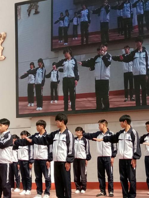 用青春点亮梦想 ——威宁县第九中学第四届校园文化艺术节