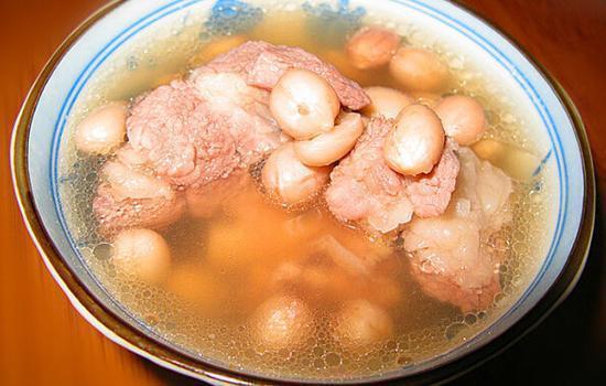 花生炖排骨