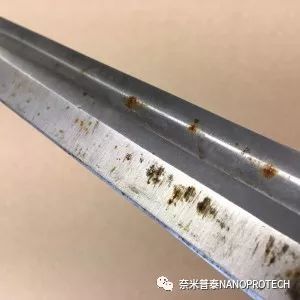 第一把是ak-47 cccp卡口刀, 第二把刀是历史悠久的尼泊尔库克里戈卡