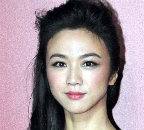 其它 正文  可是文艺女神偶然来个大浓妆,没有滤镜的照片真的要把我丑