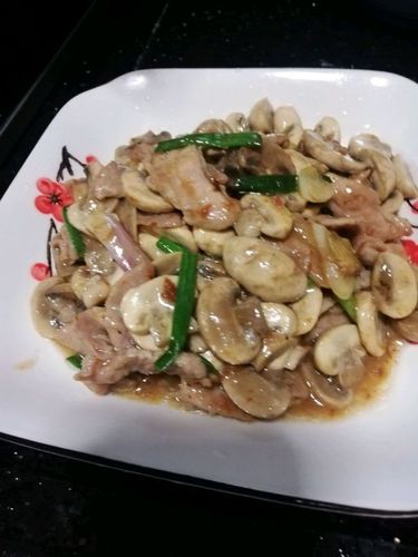 白蘑菇炒肉片(9/12)