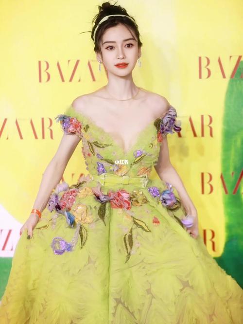 angelababy黄绿雕花长裙太仙女了_angelababy_长裙_红毯_娱乐_明星