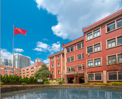 学校简介 昆明滇池中学创办于2002年9月,学校管理,教育教学方法与