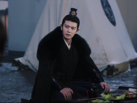 现代装的,还是南辰王吗?