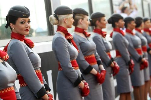 阿布扎比的皇家航空阿提哈德航空(etihad)空姐个个婀娜多姿风情万种