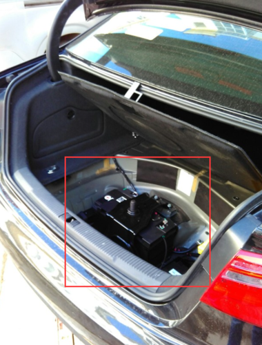 车子 奥迪a6的电瓶在哪里?