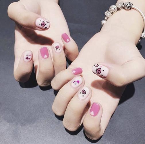 超萌的立体小猪美甲教程,精致猪猪女孩的本命美甲厉害