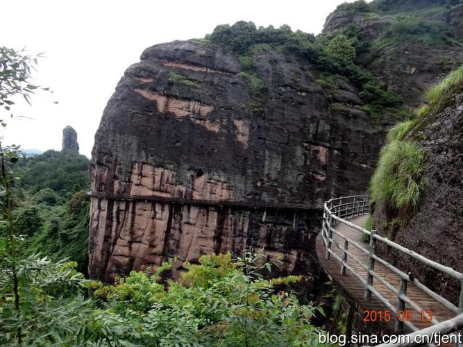 2015年6月-江西龙虎山-道教圣地丹霞地貌-(1)