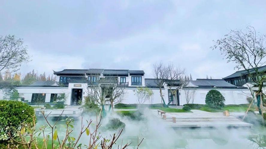 踩盘:一座绿城小镇走心成都人生