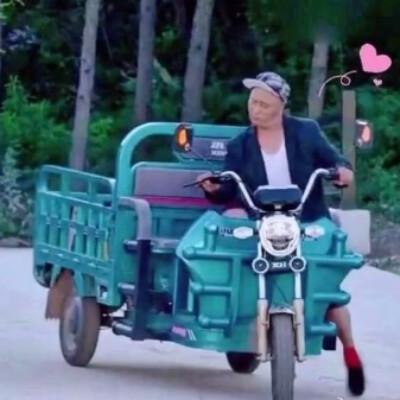 乡村爱情骑三轮车的头像 - 搞笑男生头像!