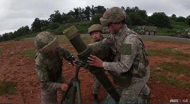 空突旅炮兵分队装备有多好?降噪耳机防弹衣,装备超轻120迫击炮